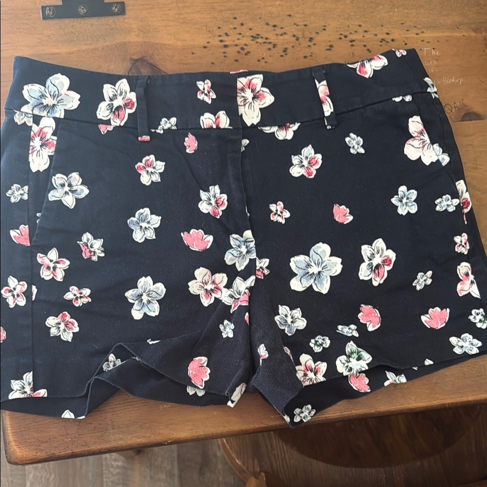 Ann Taylor Floral Petite Women's Shorts